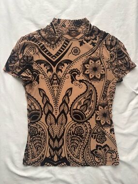 SHEIN Black & Beige Paisley Short Sleeve Tee